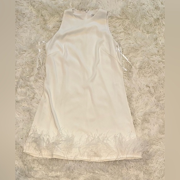 NEW Mac Duggal Feather Hem High Neck A-Line White Sleeveless mini Dress SZ 8 - Picture 3 of 7